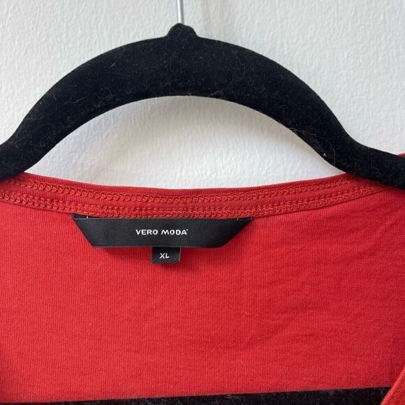 Vero Moda Women's T-Shirt Folded Short Sleeve Scoop Neck Red  Girl Club Graphic - Picture 2 of 5